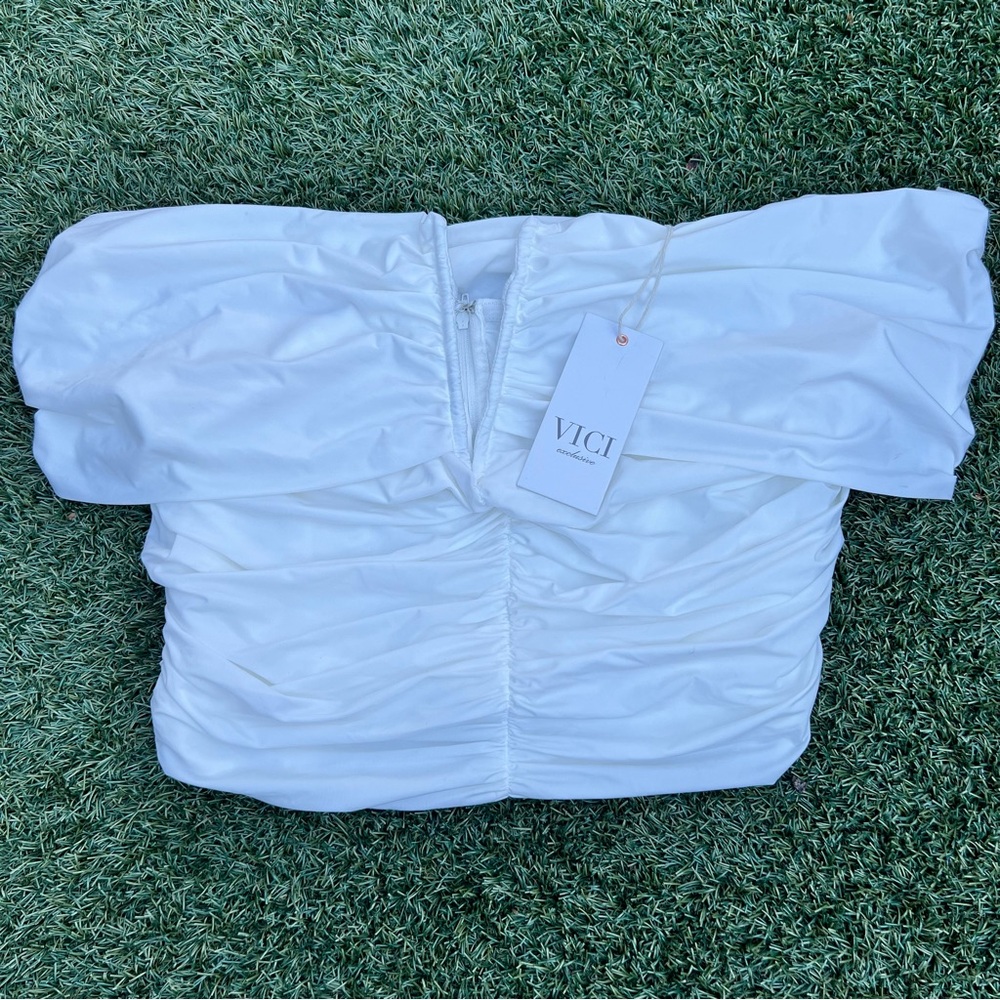 NWT VICI White Off-Shoulder Ruched Bandeau Crop Top